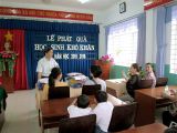 Lễ phát quà cho học sinh khó khăn