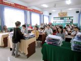 Lễ phát quà cho học sinh khó khăn