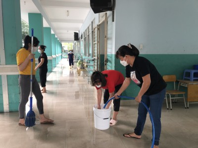 Tổng vệ sinh trường - lớp học.